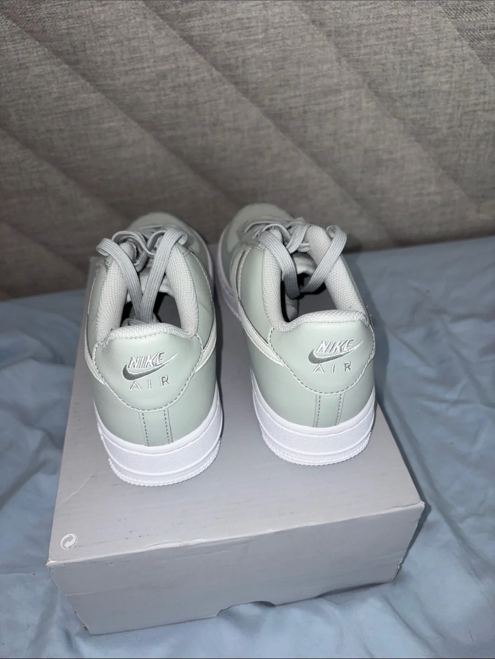 Nike Air Force 1 Low - Light Sage & White